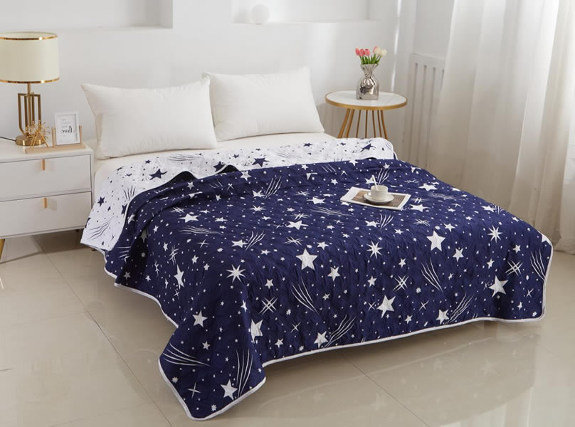 Cuvertură bumbac sau catifea? Ghid complet pentru alegerea corectă în funcție de anotimp